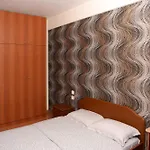 Retreat With Mountain Views Appartamento Grevena
