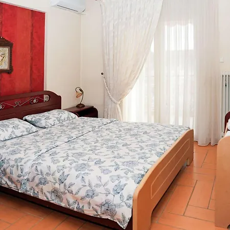 Retreat With Mountain Views شقة *
