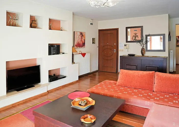 Retreat With Mountain Views *