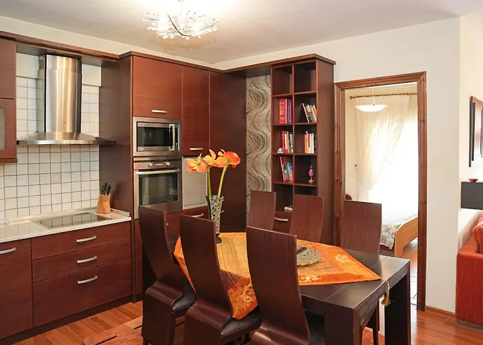 Retreat With Mountain Views