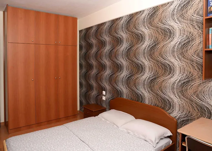 Retreat With Mountain Views 公寓 格雷韦纳