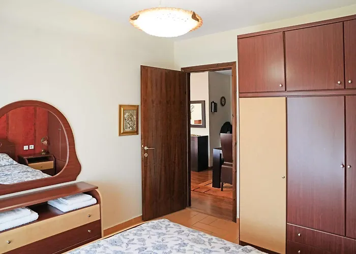 Retreat With Mountain Views 公寓