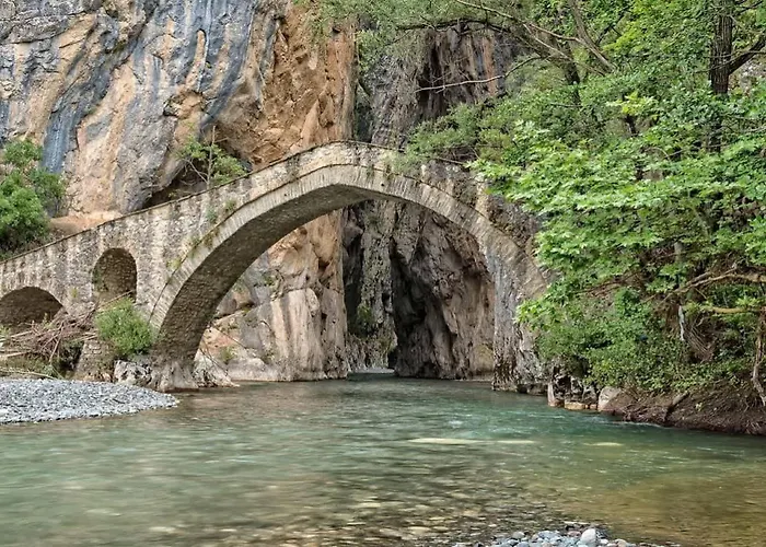 Retreat With Mountain Views